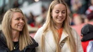 Linda Dallmann Partnerin, Beziehung & Privatleben – Alles über ihre Karriere, Familie und Zwillingsschwester